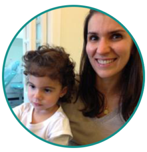 Bruna Gornati com a mamãe Karoline Gornati